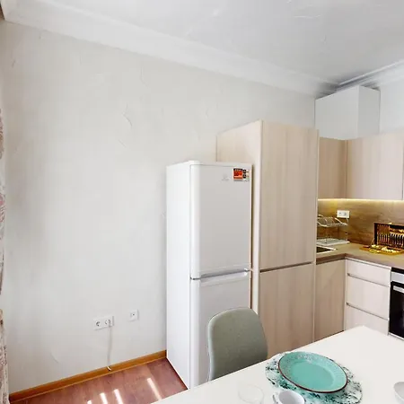 Modern 1br & Parking Apartment